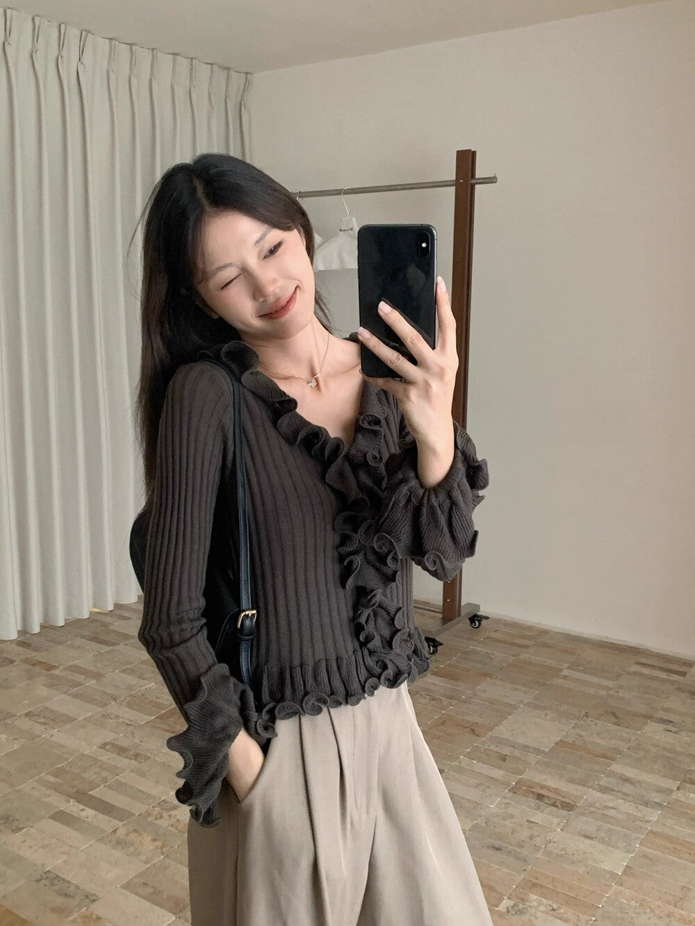 韓系甜美純欲木耳邊修身針織v領上衣