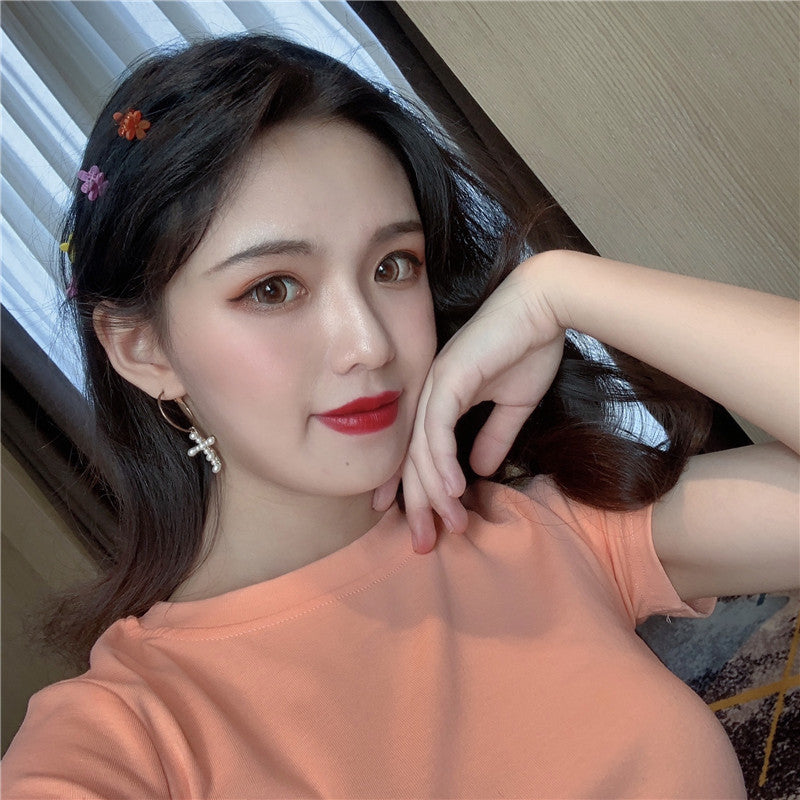 人手一件純色短袖圓領露臍上衣