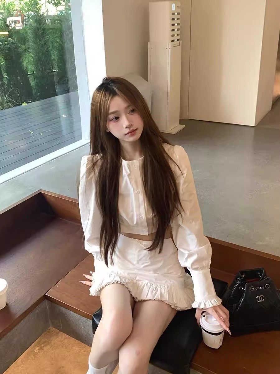 懶人氣質白色襯衫配短裙兩件套