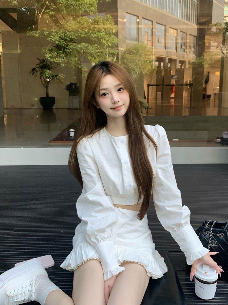 懶人氣質白色襯衫配短裙兩件套