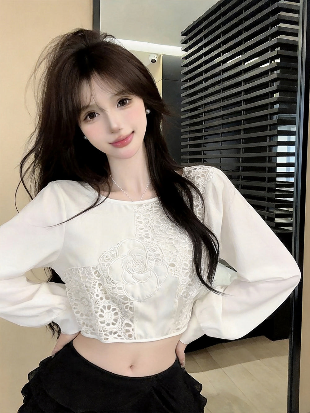 法式氣質設計感鏤空露背上衣