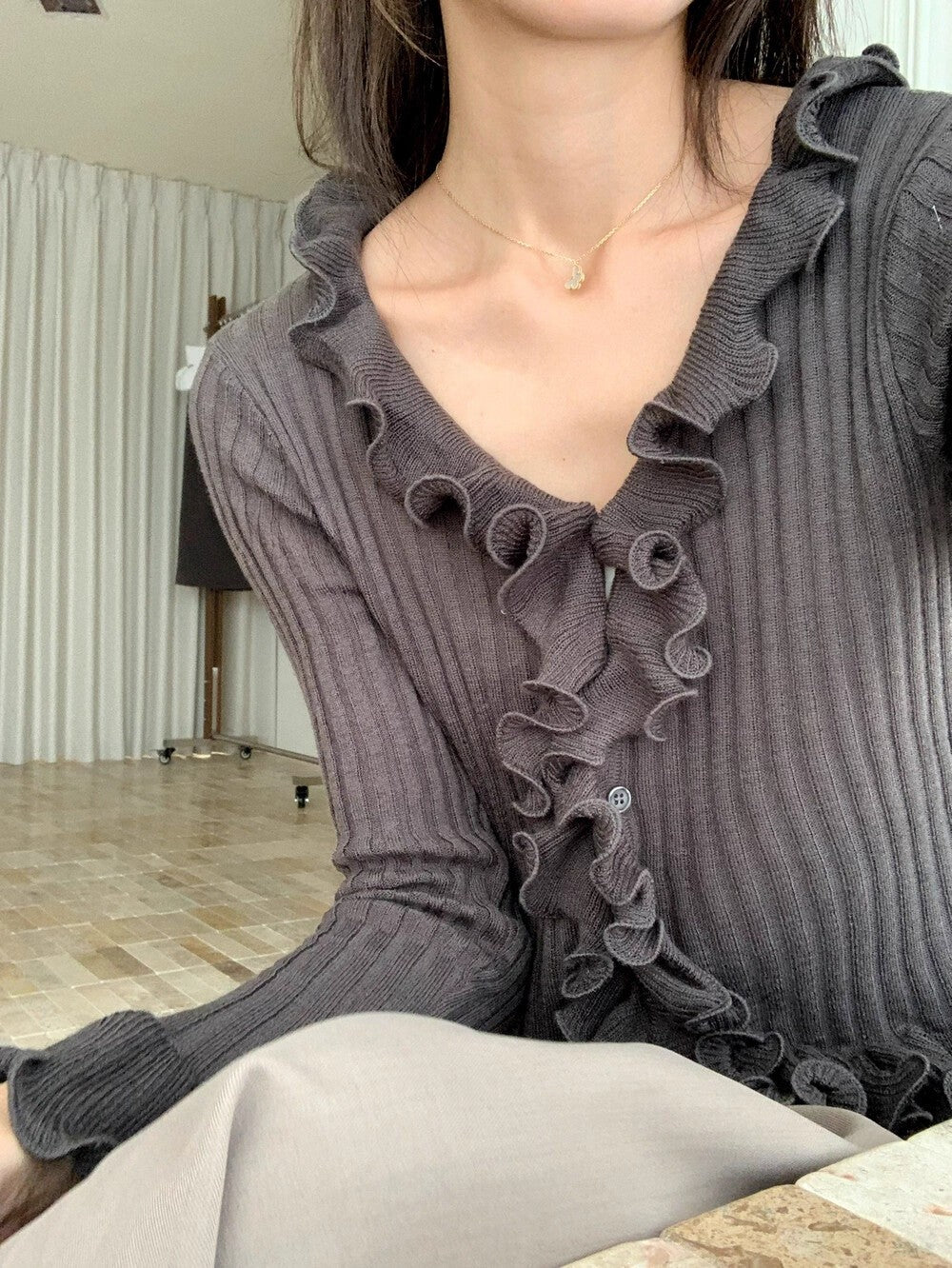 韓系甜美純欲木耳邊修身針織v領上衣