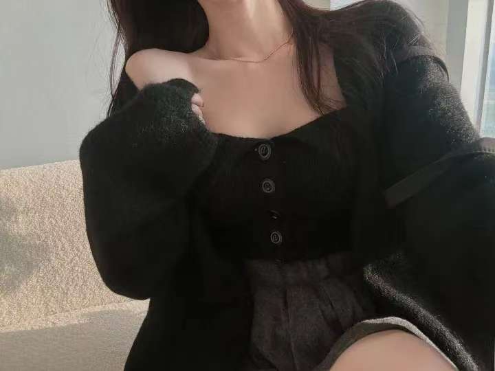 chic法式氣質不規則單排扣抹胸背心+長袖毛毛外套